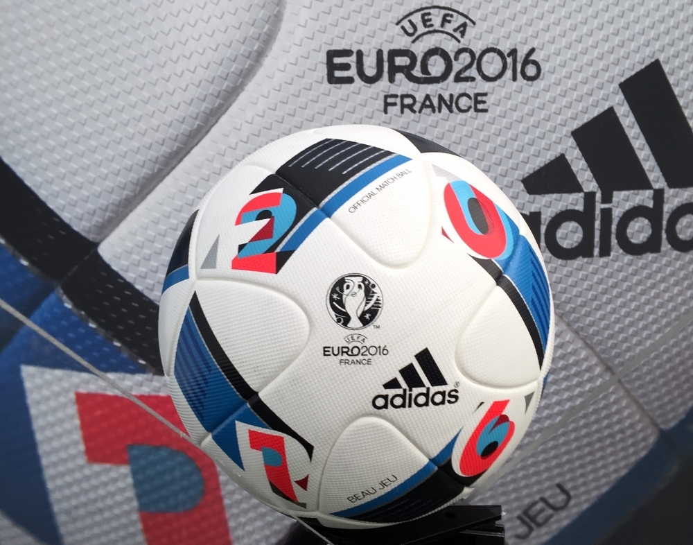 News: Legioniści zaprezentowali piłkę na Euro 2016 - Beau Jeu