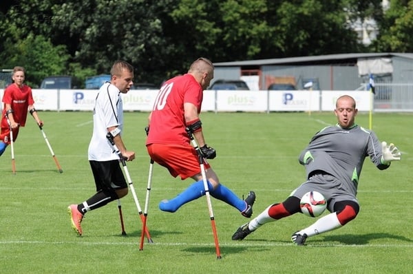 Rzeźniczak i Jurkowski wspierają AMP Futbol