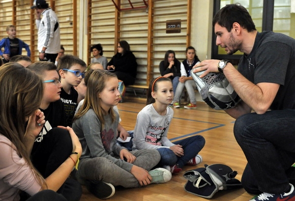 Hokej: Z wizytą w szkole na Ursynowie