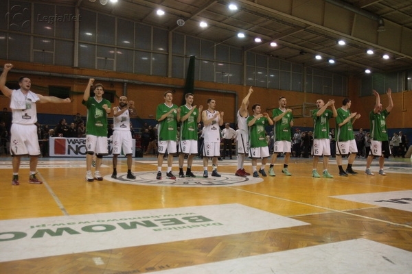 Koszykówka: Doping kibiców Legii na meczu z MKS Kalisz