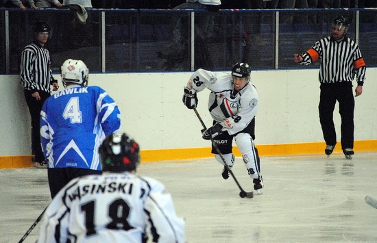 Hokej: Legia - KH Gdańsk 4:1 (1:0, 1:0, 2:1)