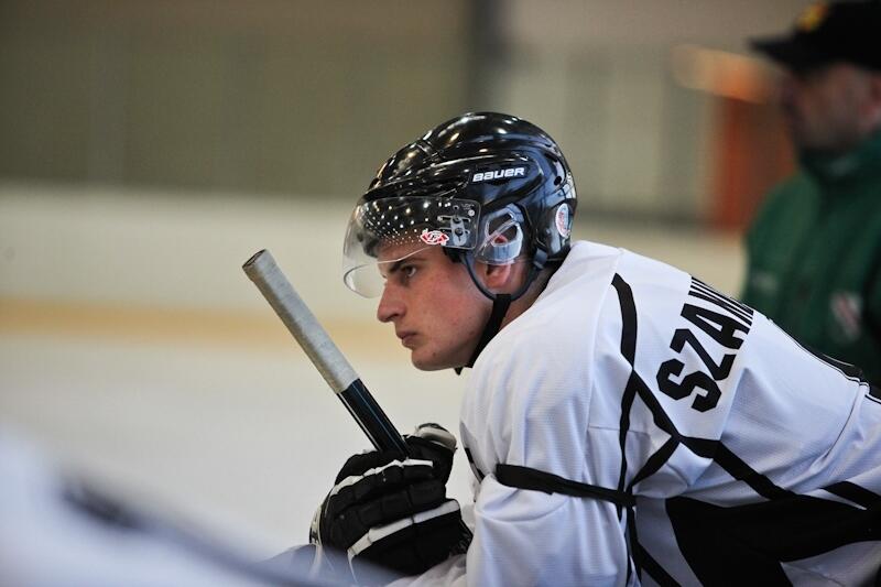 News: Hokej: Debiut Szaniawskiego na MŚ do lat 20