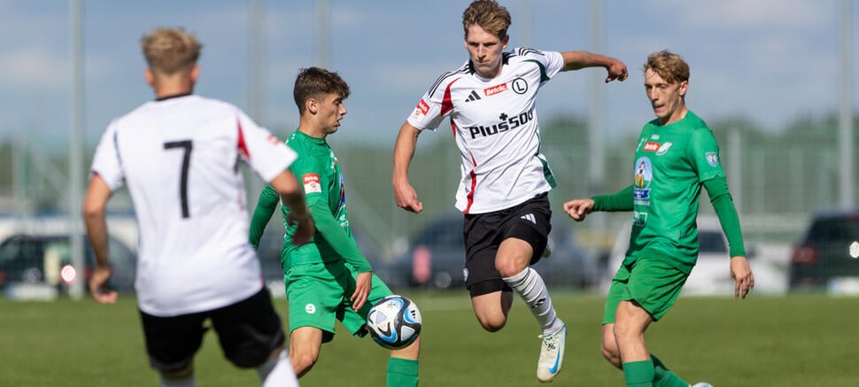 Legia II Warszawa - Pelikan Łowicz 2:1 (1:0) Viktor Karolak