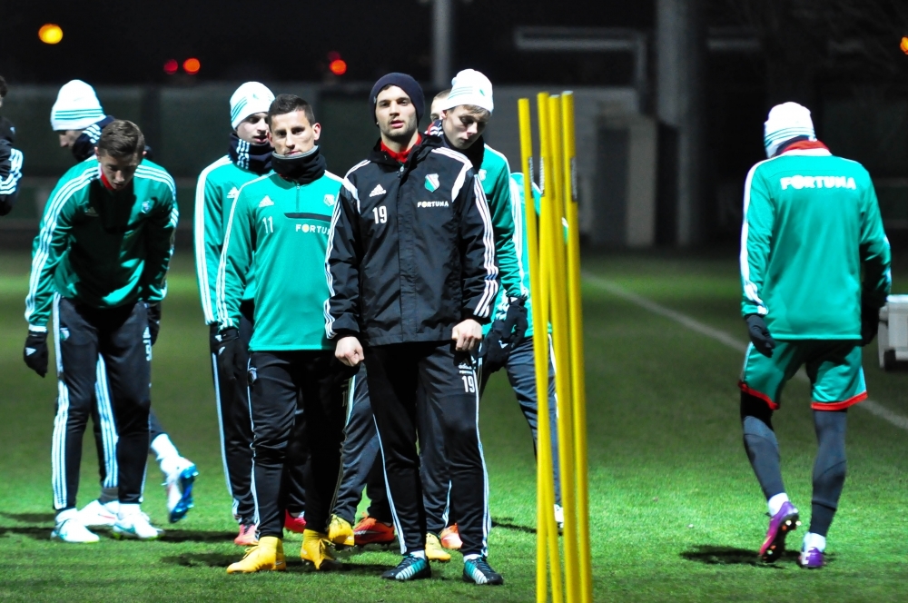News: Piłkarze Legii rozpoczęli przygotowania do meczu z Górnikiem