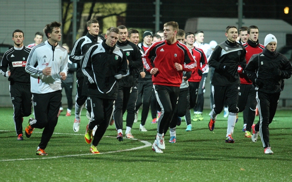 News: Młoda Legia wznowiła treningi w 36 osobowym składzie