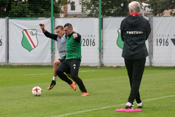 Pazdan i Mączyński już trenowali, uraz Kucharczyka