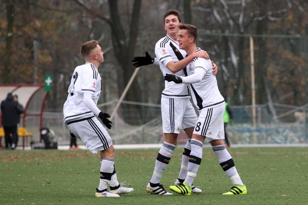 CLJ: Progres zjedzony na śniadanie, Legia mistrzem jesieni