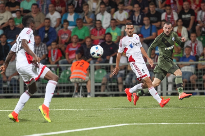 Nemanja Nikolić: Gol to w 90 procentach zasługa Kucharczyka