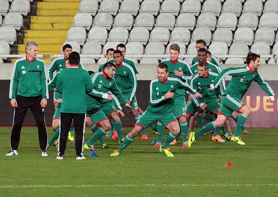 Piłkarze Apollonu i Legii trenowali na stadionie GSP