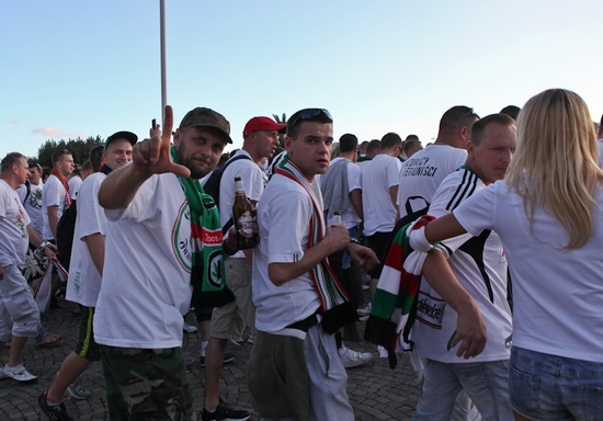 Kibice Legii przemaszerowali na stadion Lazio