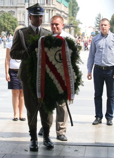 Kibice Legii złożyli wieniec na Grobie Nieznanego Żołnierza